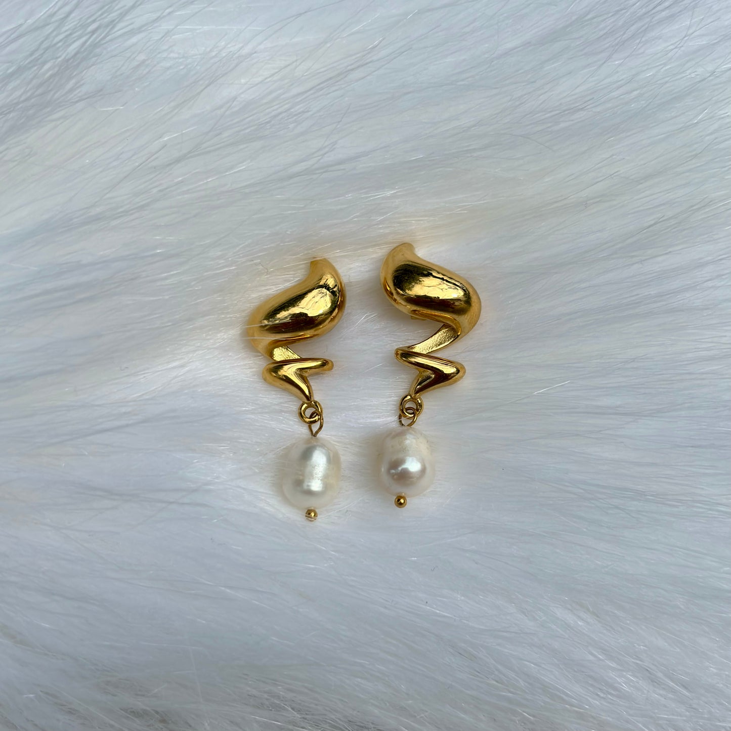 Genevieve Pearl Drip Earrings