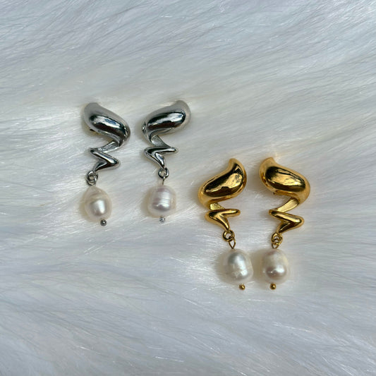 Genevieve Pearl Drip Earrings