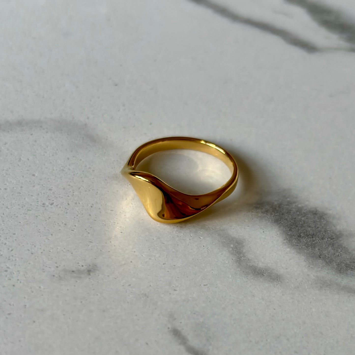 Modeste Gold Ring