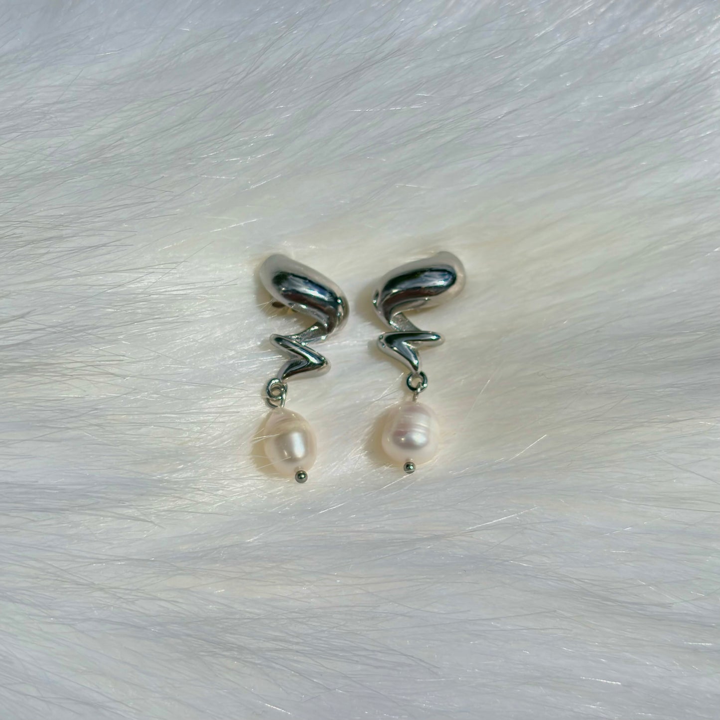 Genevieve Pearl Drip Earrings