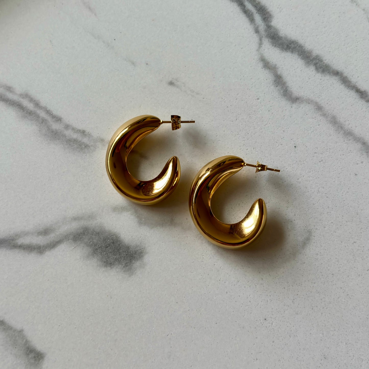 Coup de Foudre Hoop Earrings