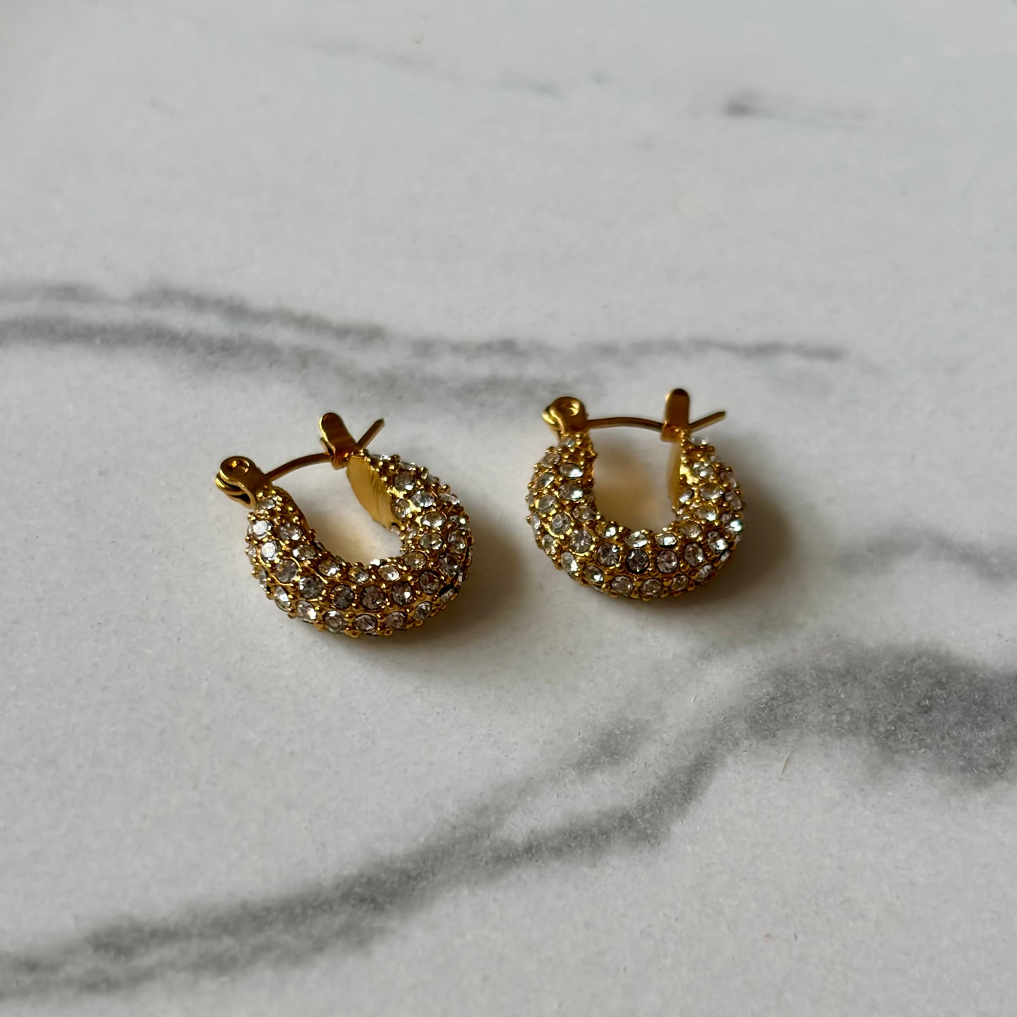 Étincelle Gold Huggie Hoop Earrings